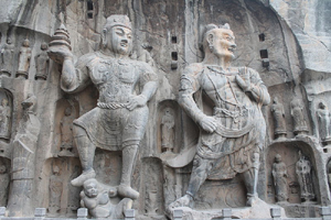 Bodhisatvas in den Longmen-Grotten