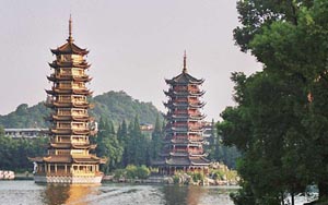 Die Zwillingspagoden von Guilin